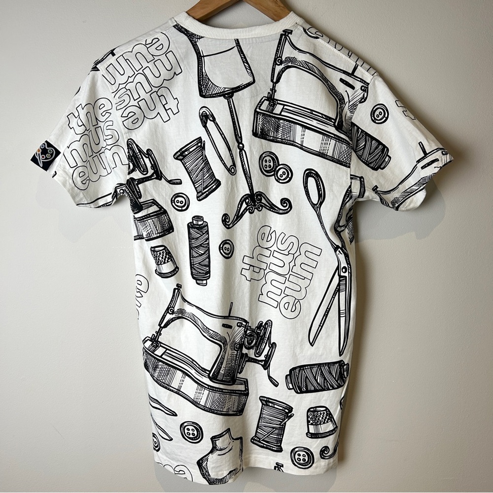 Rare The Museum Graphic Black and White Men's Shirt Iconic DC Streetwear Brand - Picture 2 of 9
